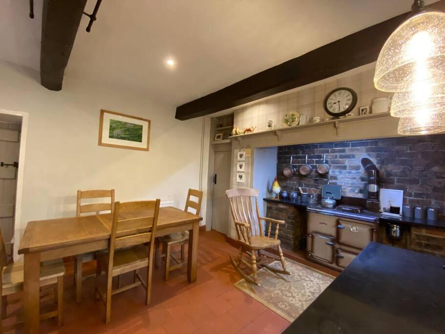 Farmhouse Cottage Set In Beautiful Countryside Озуэстри Экстерьер фото